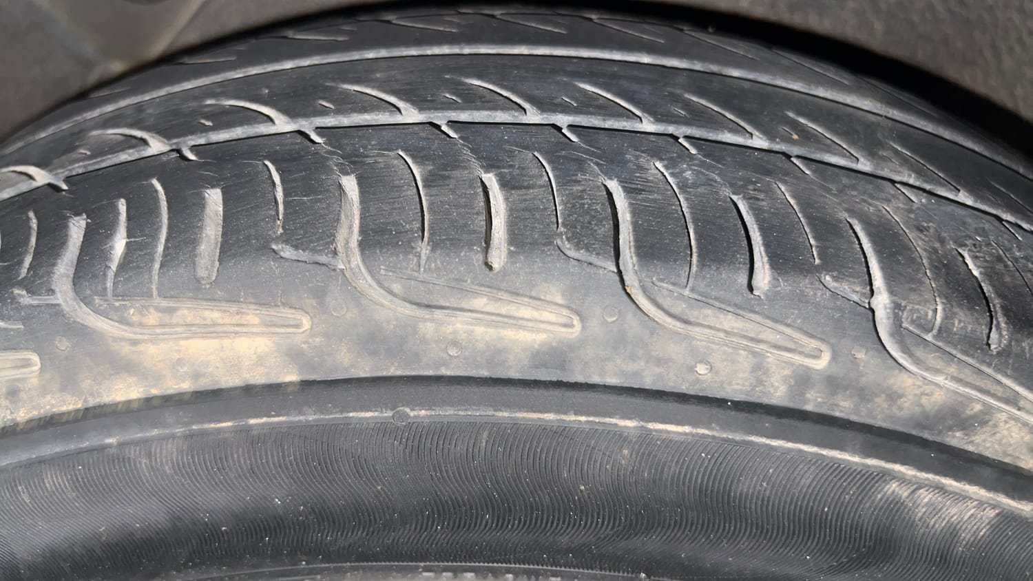 Used 2012 Hyundai i10 Era 1.1 iRDE2 Petrol Manual tyres RIGHT REAR TYRE TREAD VIEW