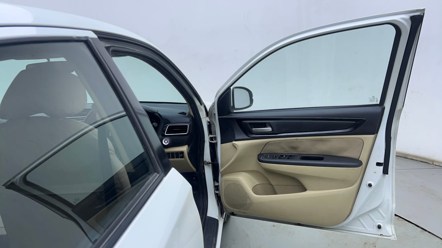 Used 2018 Honda Amaze 1.5 V CVT Diesel Diesel Automatic interior RIGHT FRONT DOOR OPEN VIEW