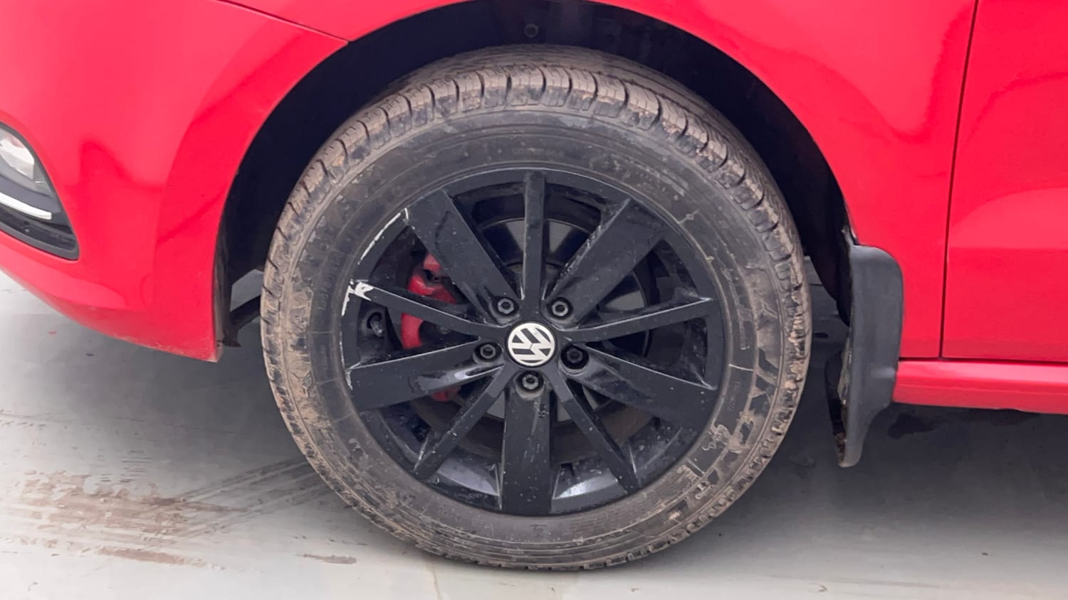 Used 2014 Volkswagen Polo Highline1.2L (P) Petrol Manual tyres LEFT FRONT TYRE RIM VIEW