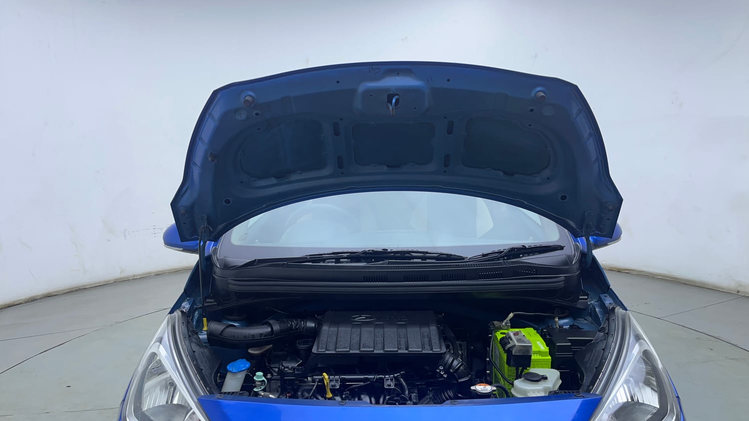 Used 2018 Hyundai Xcent SX Petrol Manual engine ENGINE & BONNET OPEN FRONT VIEW
