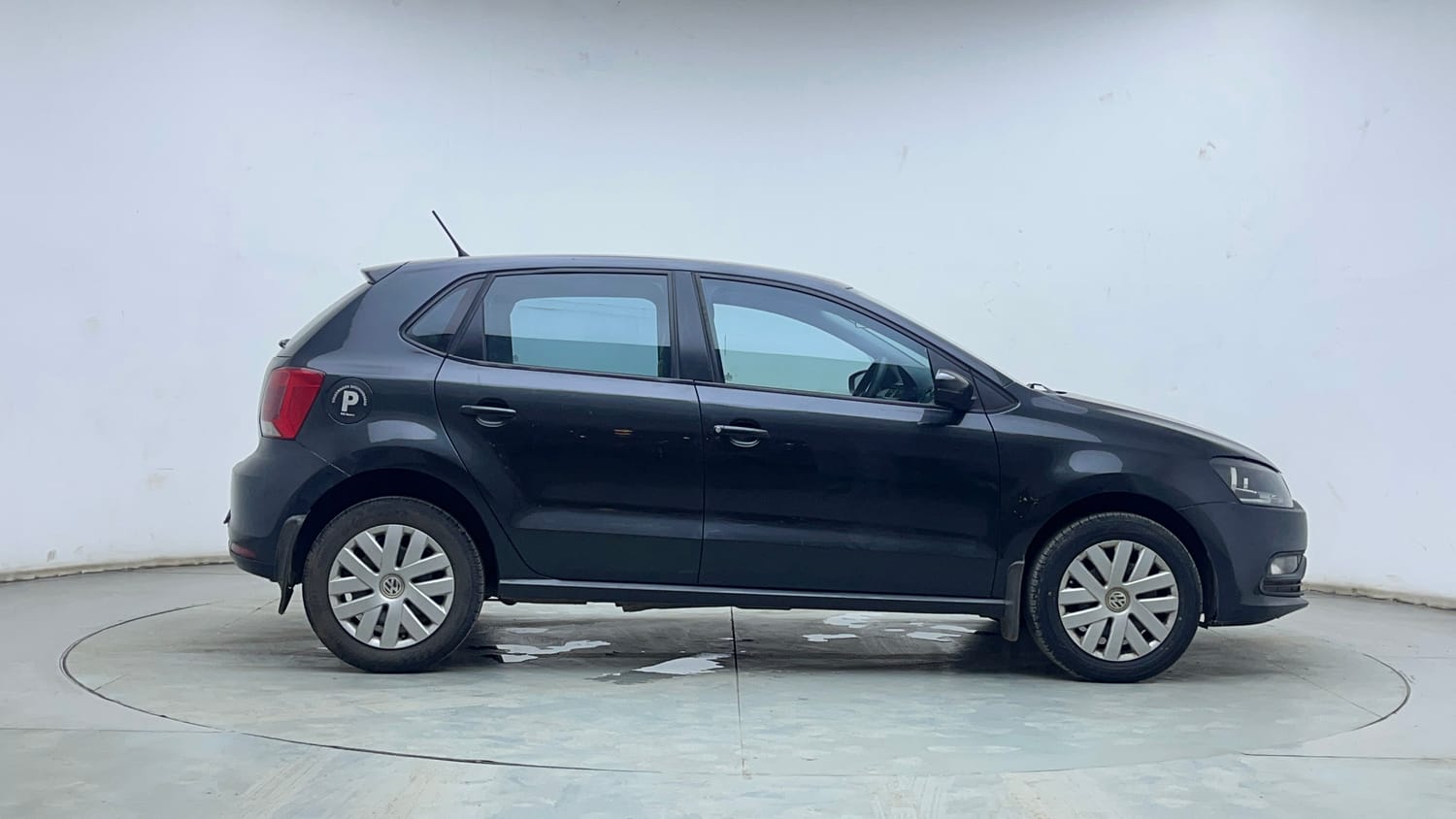 Used 2016 Volkswagen Polo Comfortline 1.2L (P) Petrol Manual exterior RIGHT SIDE VIEW