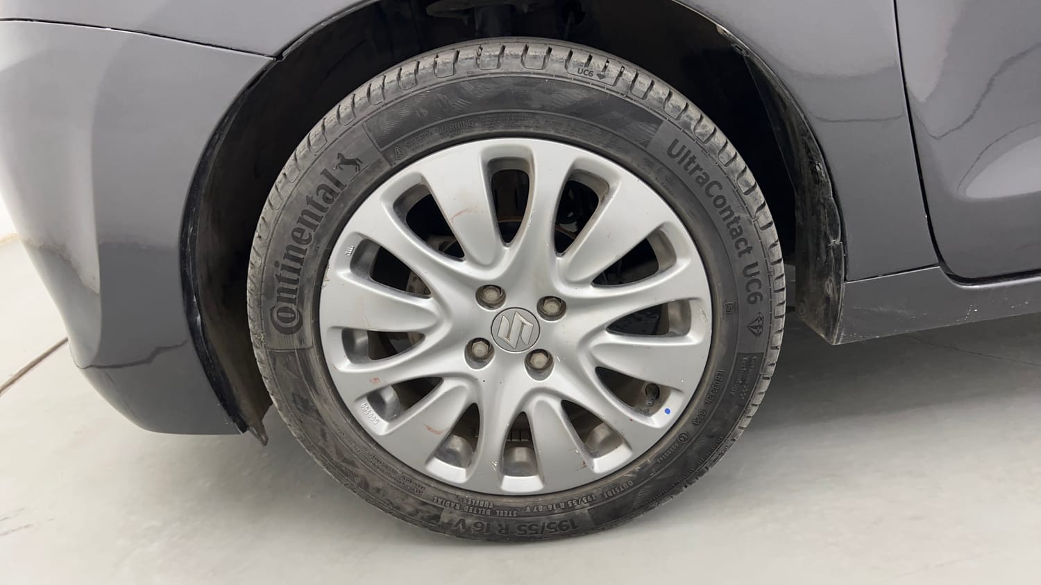 Used 2017 Maruti Suzuki Baleno Zeta 1.2 AT Petrol Automatic tyres LEFT FRONT TYRE RIM VIEW