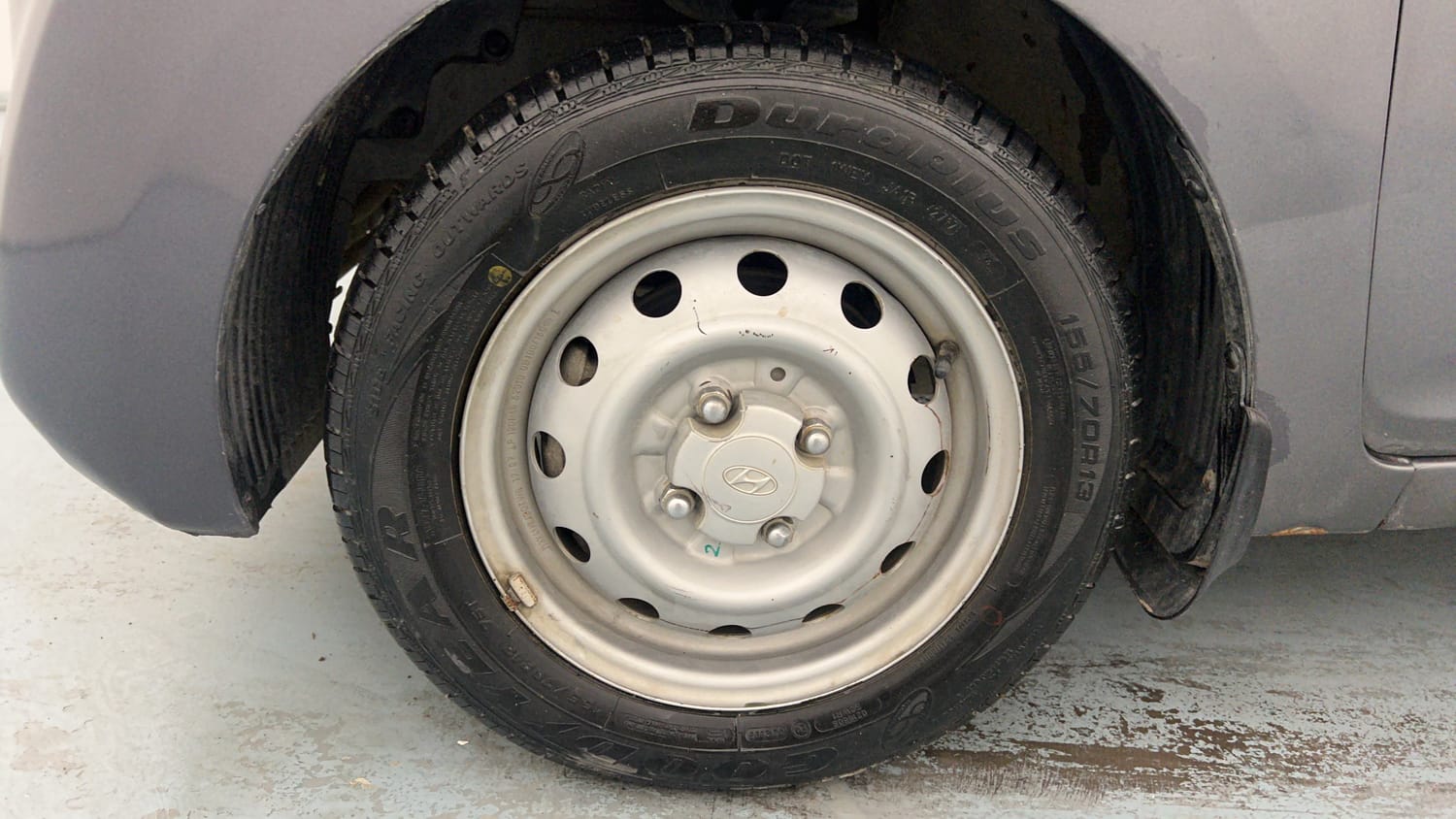 Used 2017 Hyundai Eon Era + AirBag Petrol Manual tyres LEFT FRONT TYRE RIM VIEW