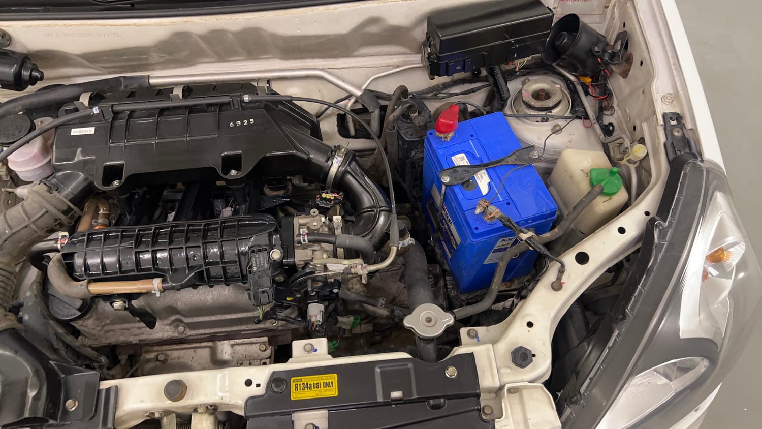 Used 2016 Maruti Suzuki Alto 800 Lxi Petrol Manual engine ENGINE LEFT SIDE VIEW