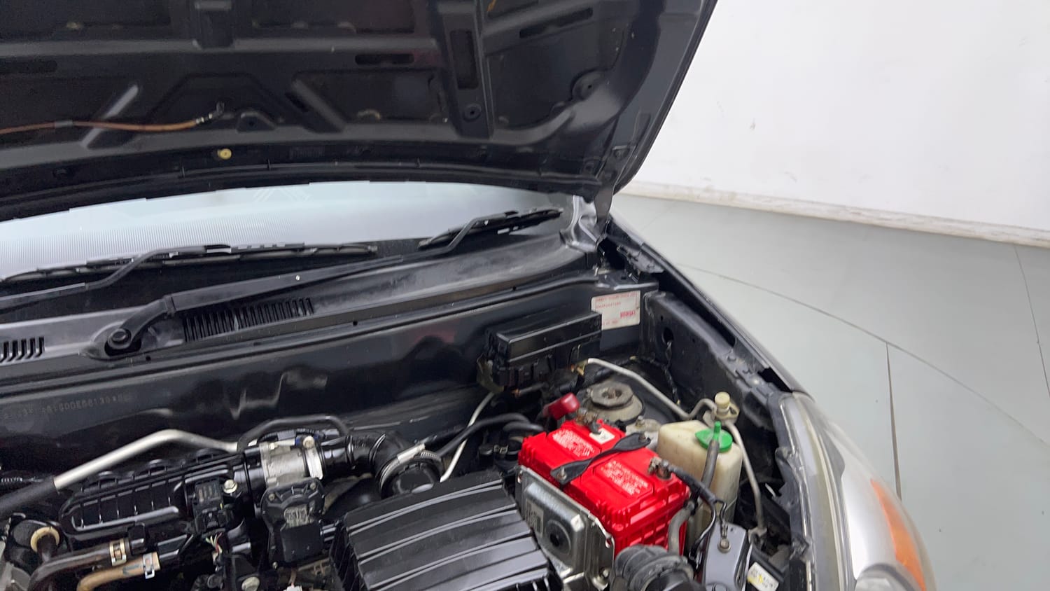 Used 2019 Maruti Suzuki Alto 800 LXi Petrol Manual engine ENGINE LEFT SIDE HINGE & APRON VIEW
