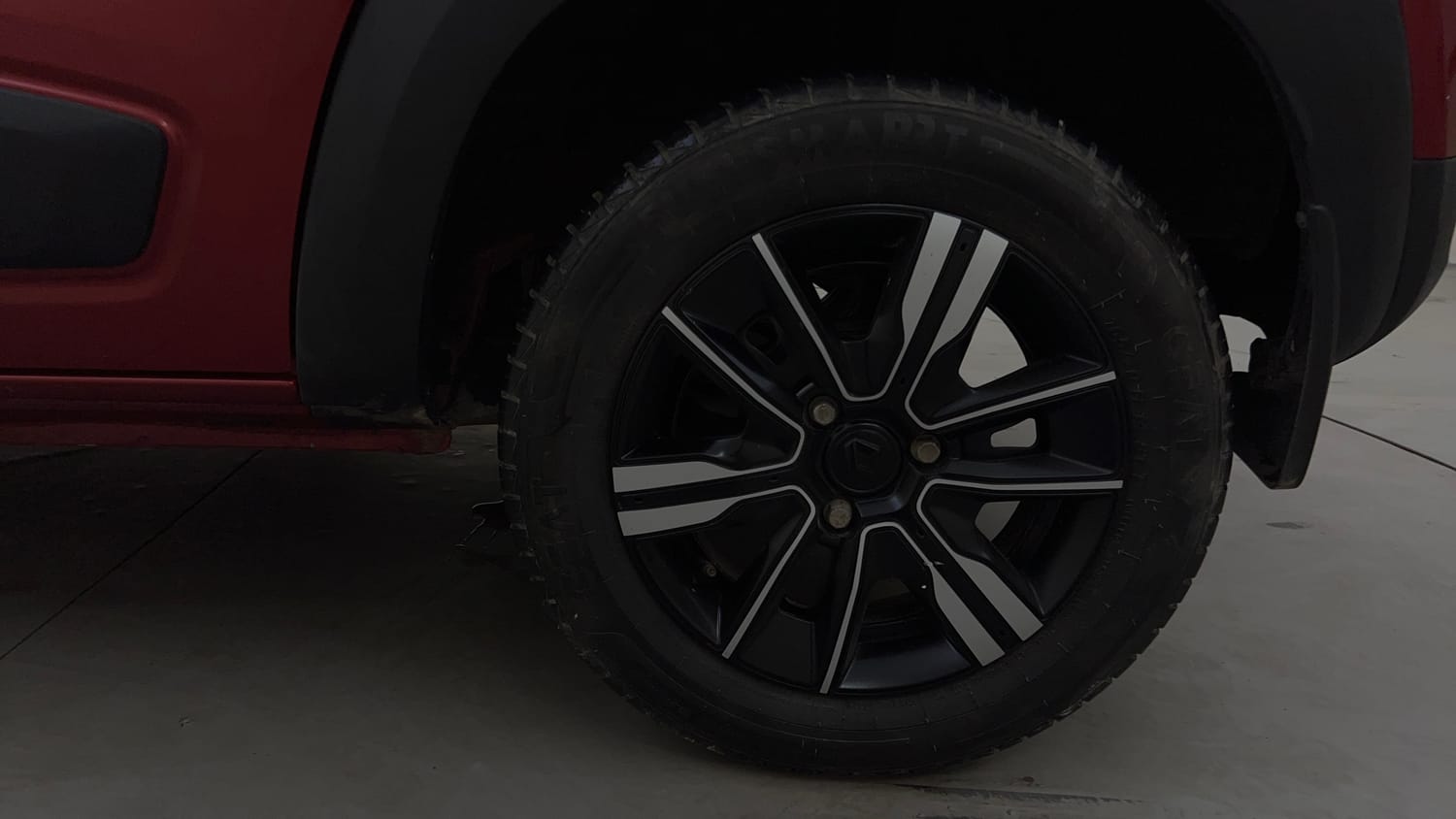Used 2024 Renault Kwid CLIMBER 1.0 AMT Dual Tone Petrol Automatic tyres LEFT REAR TYRE RIM VIEW