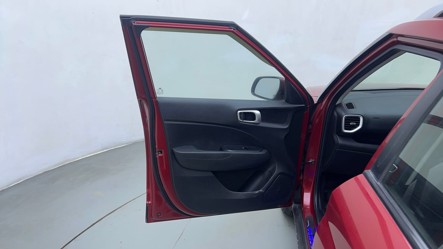 Used 2019 Hyundai Venue SX Plus 1.0 Turbo DCT Petrol Automatic interior LEFT FRONT DOOR OPEN VIEW
