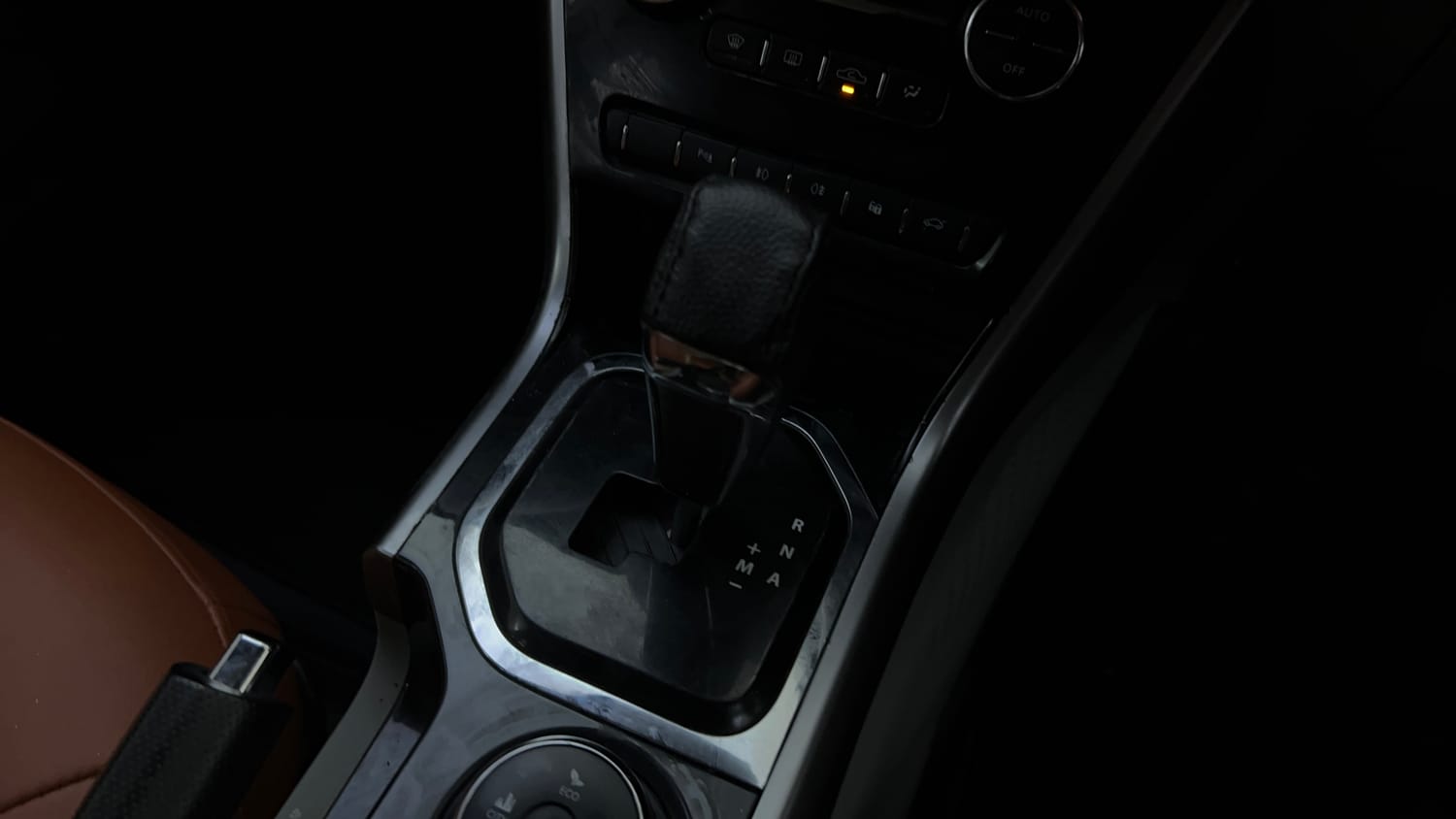 Used 2018 Tata Nexon XZA Plus Diesel Diesel Automatic interior GEAR  KNOB VIEW