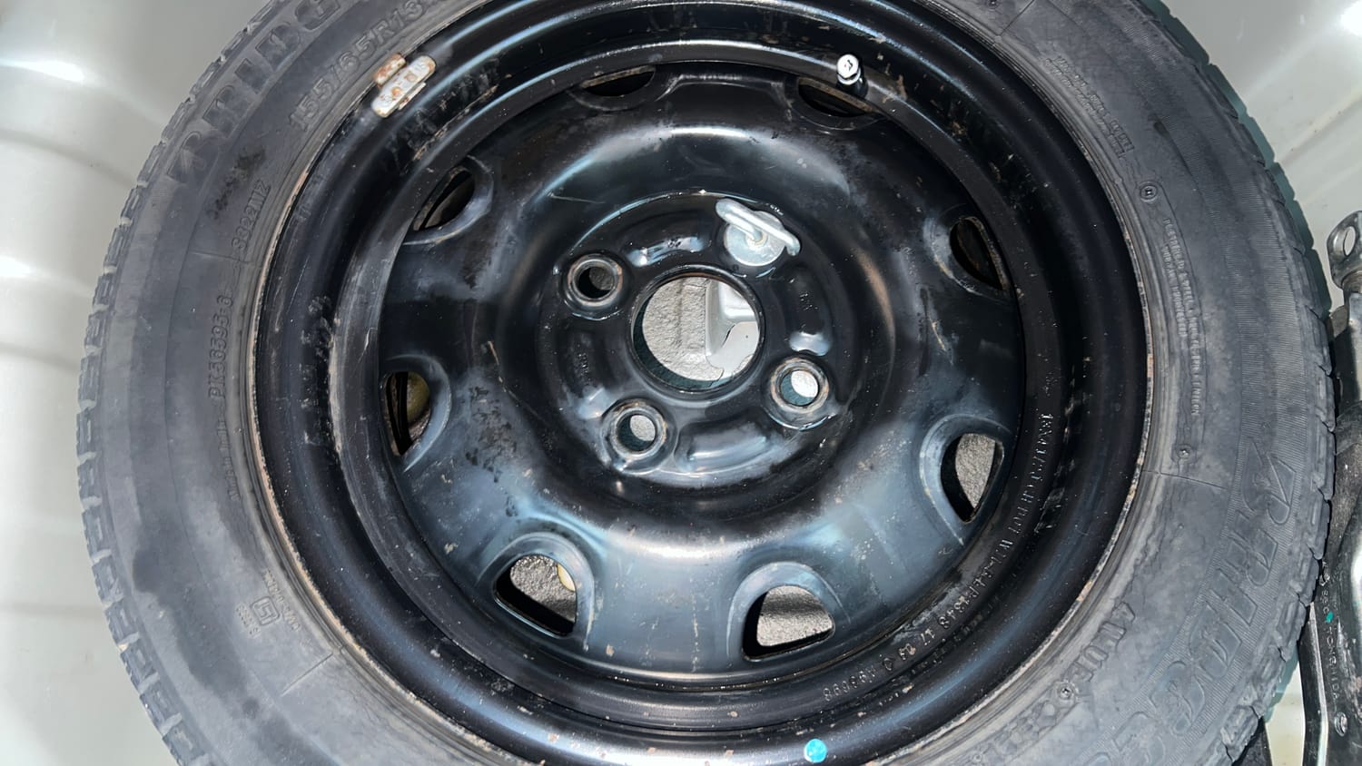 Used 2017 maruti-suzuki Alto K10 VXi (O) AMT Petrol Automatic tyres SPARE TYRE VIEW