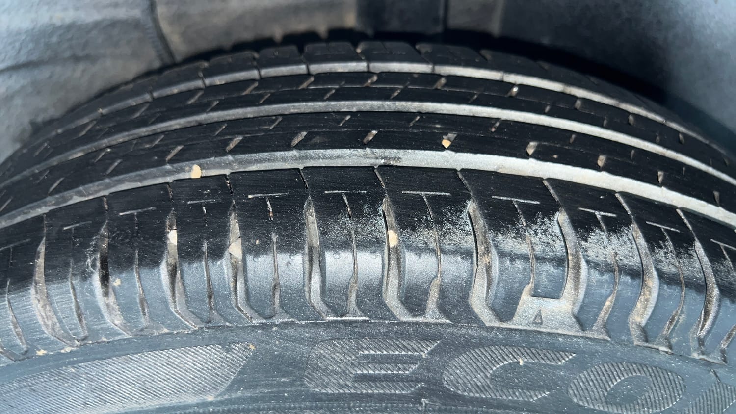Used 2022 Tata Altroz XE Petrol Petrol Manual tyres LEFT REAR TYRE TREAD VIEW