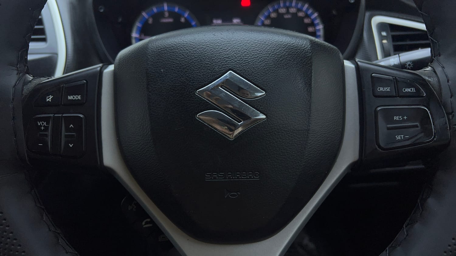 Used 2015 Maruti Suzuki S-Cross Alpha 1.3 Diesel Manual top_features Airbags