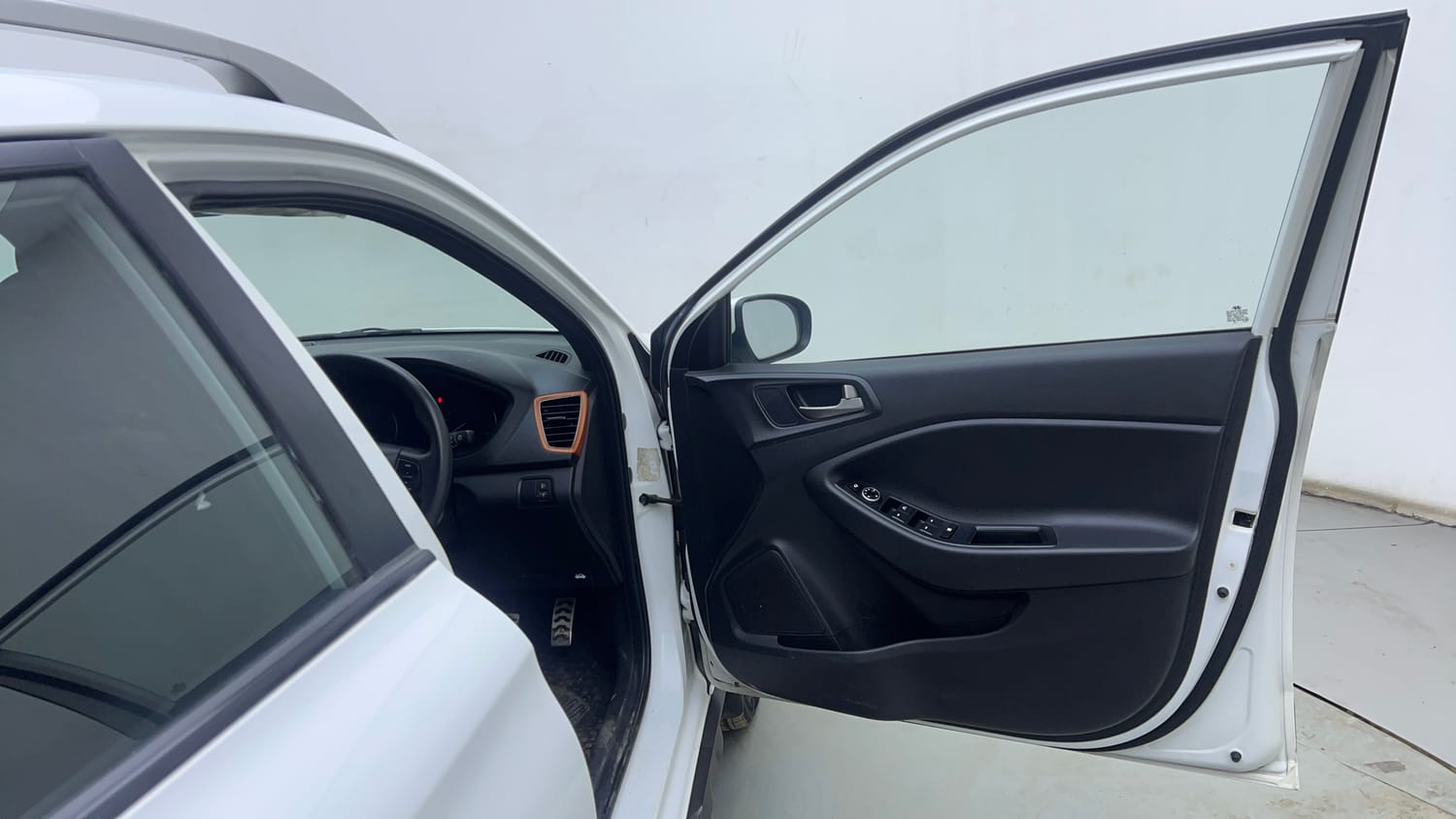 Used 2015 Hyundai i20 Active 1.2 S Petrol Manual interior RIGHT FRONT DOOR OPEN VIEW