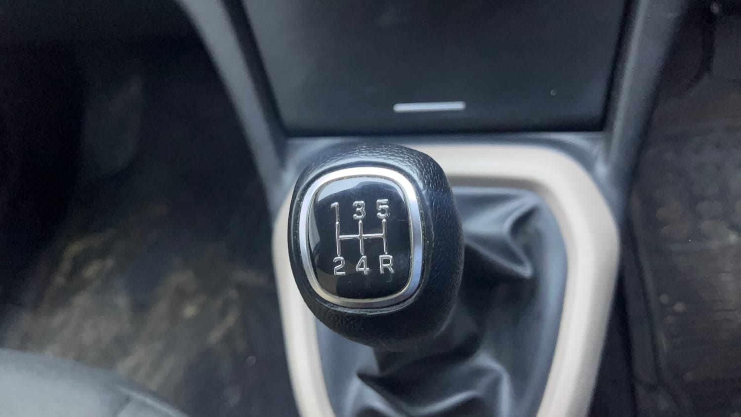 Used 2018 Hyundai Xcent SX Petrol Manual interior GEAR  KNOB VIEW