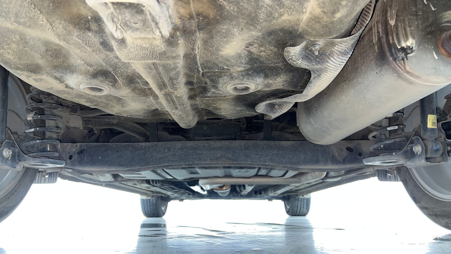 Used 2024 Hyundai Verna SX 1.5 Petrol MT Petrol Manual extra REAR UNDERBODY VIEW (TAKEN FROM REAR)