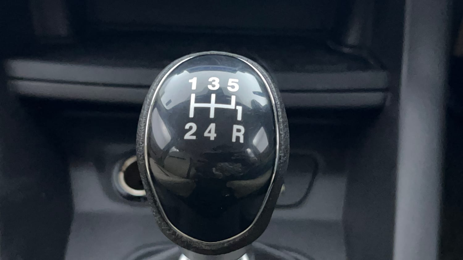 Used 2019 Ford Figo Aspire Titanium1.5 TDCi Diesel Manual interior GEAR  KNOB VIEW