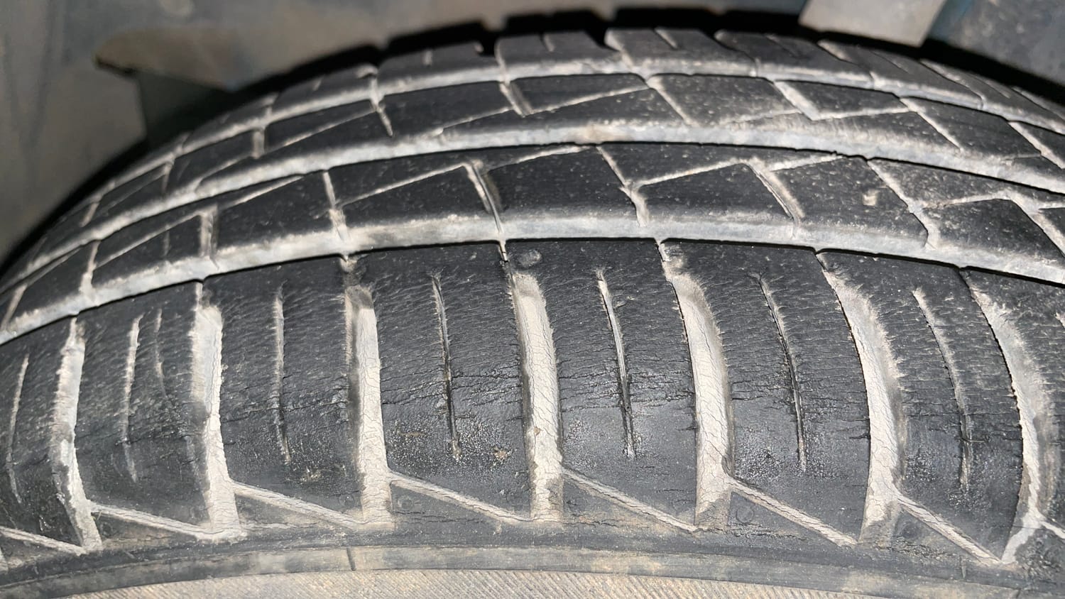 Used 2020 Renault Kwid CLIMBER 1.0 AMT Opt Petrol Automatic tyres LEFT FRONT TYRE TREAD VIEW
