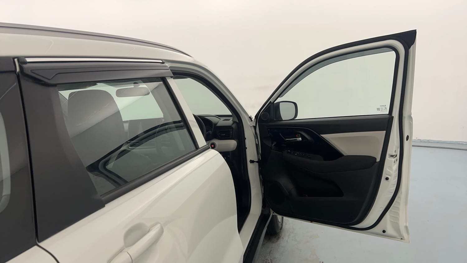 Used 2026 Maruti Suzuki Victoris VXI MT 2W Petrol Manual interior RIGHT FRONT DOOR OPEN VIEW
