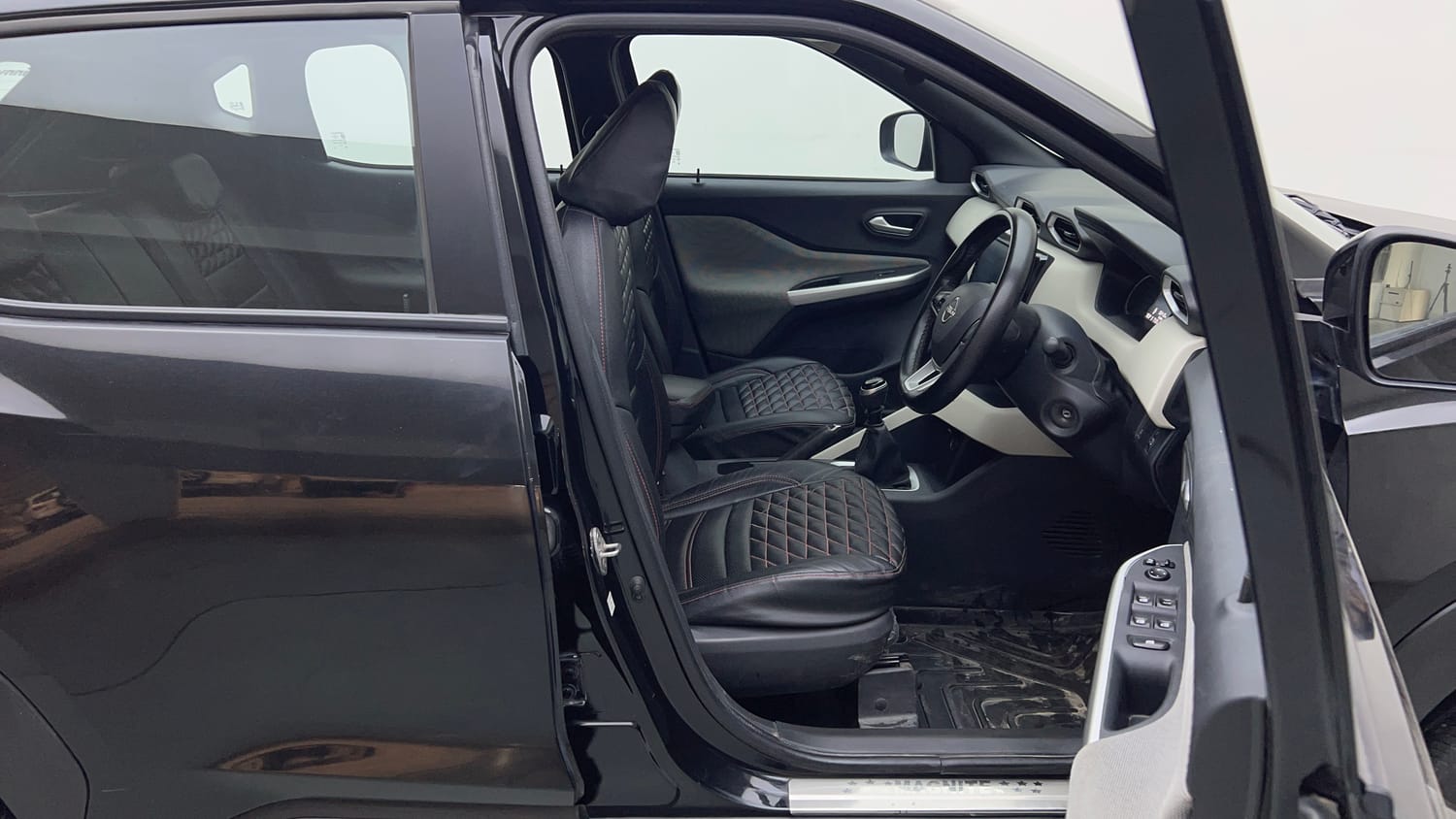 Used 2023 Nissan Magnite Geza Edition Petrol Manual interior RIGHT SIDE FRONT DOOR CABIN VIEW