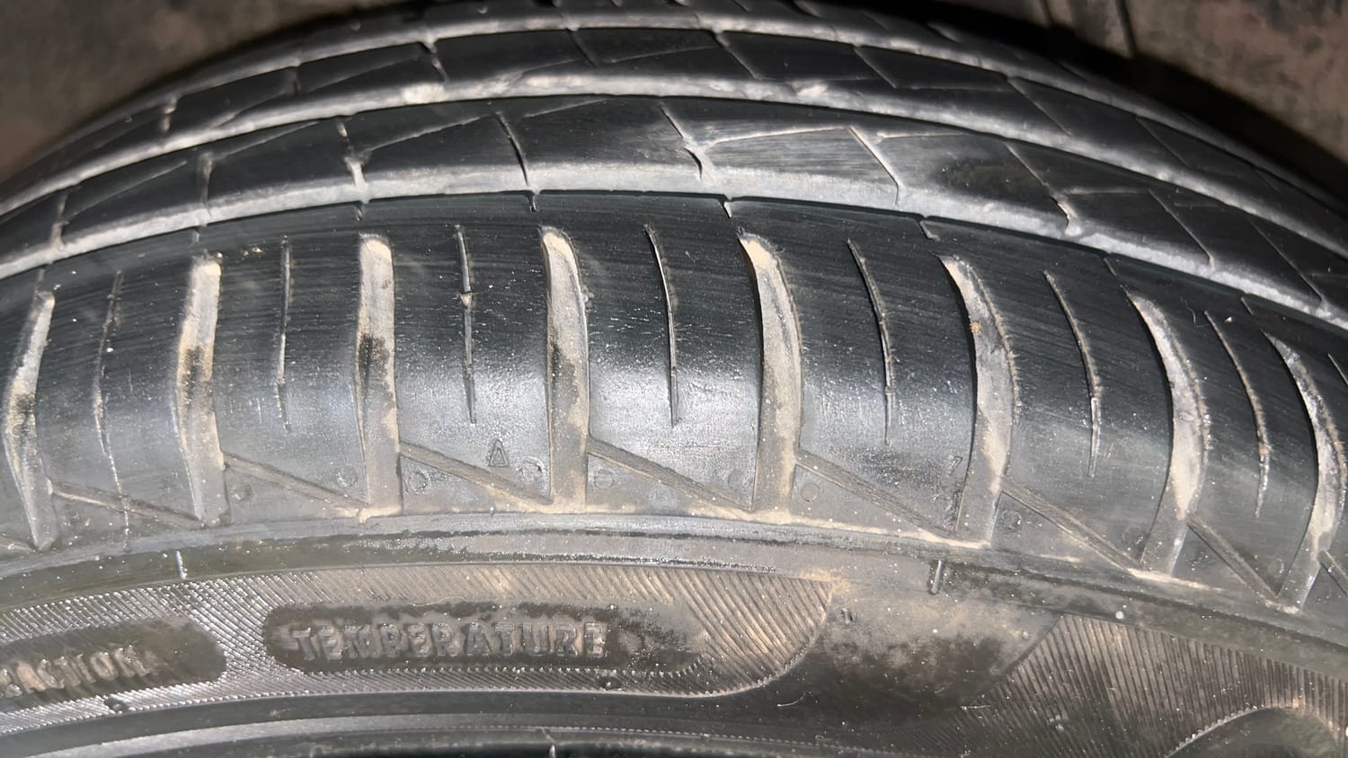 Used 2024 Renault Kwid CLIMBER 1.0 AMT Dual Tone Petrol Automatic tyres RIGHT REAR TYRE TREAD VIEW