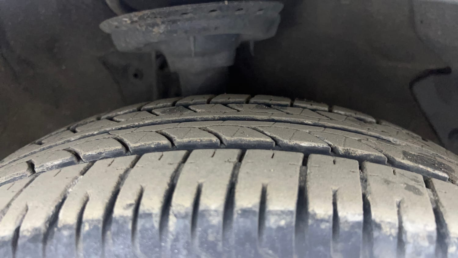 Used 2012 Hyundai i20 Magna 1.2 Petrol Manual tyres RIGHT FRONT TYRE TREAD VIEW