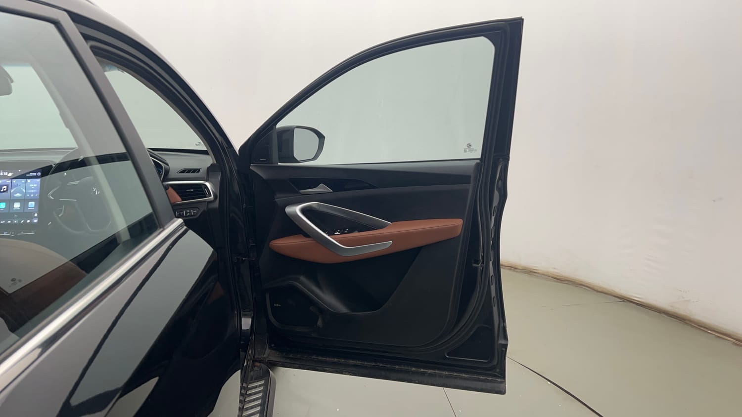 Used 2022 MG Motors Hector Plus Sharp 2.0 Diesel Turbo MT 6-STR Diesel Manual interior RIGHT FRONT DOOR OPEN VIEW