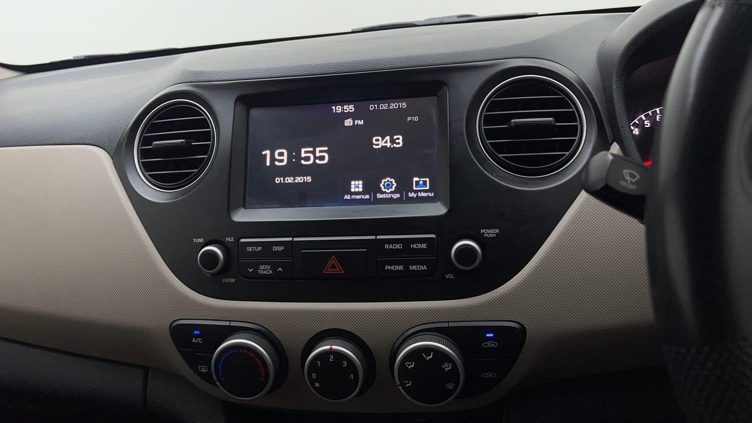 Used 2018 Hyundai Grand i10 Sportz (O) AT 1.2 Kappa VTVT Petrol Automatic top_features Touch screen infotainment system