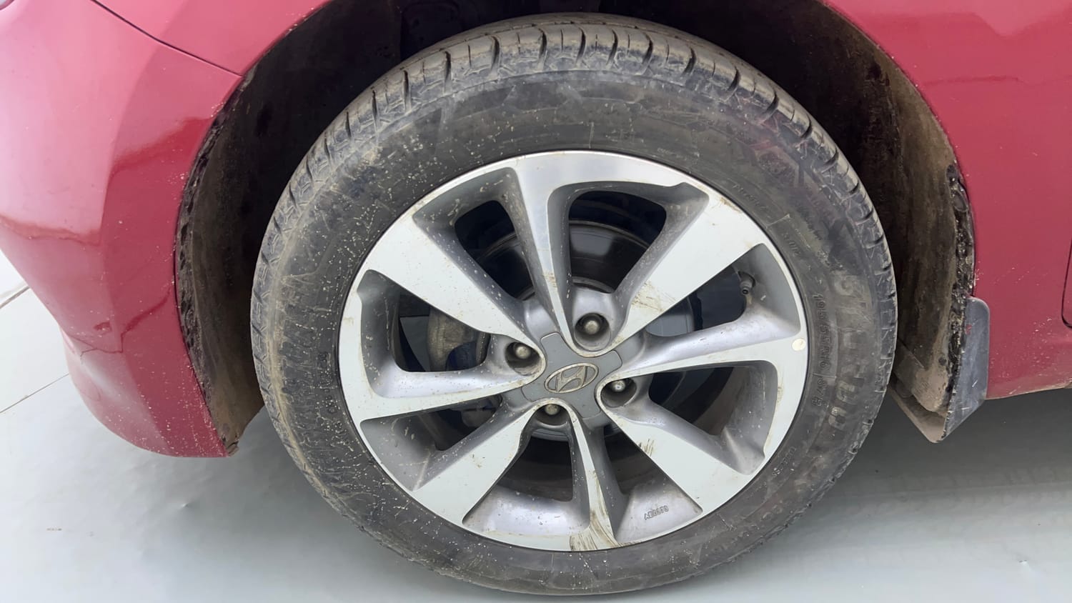 Used 2015 Hyundai Elite i20 Asta 1.2 Petrol Manual tyres LEFT FRONT TYRE RIM VIEW