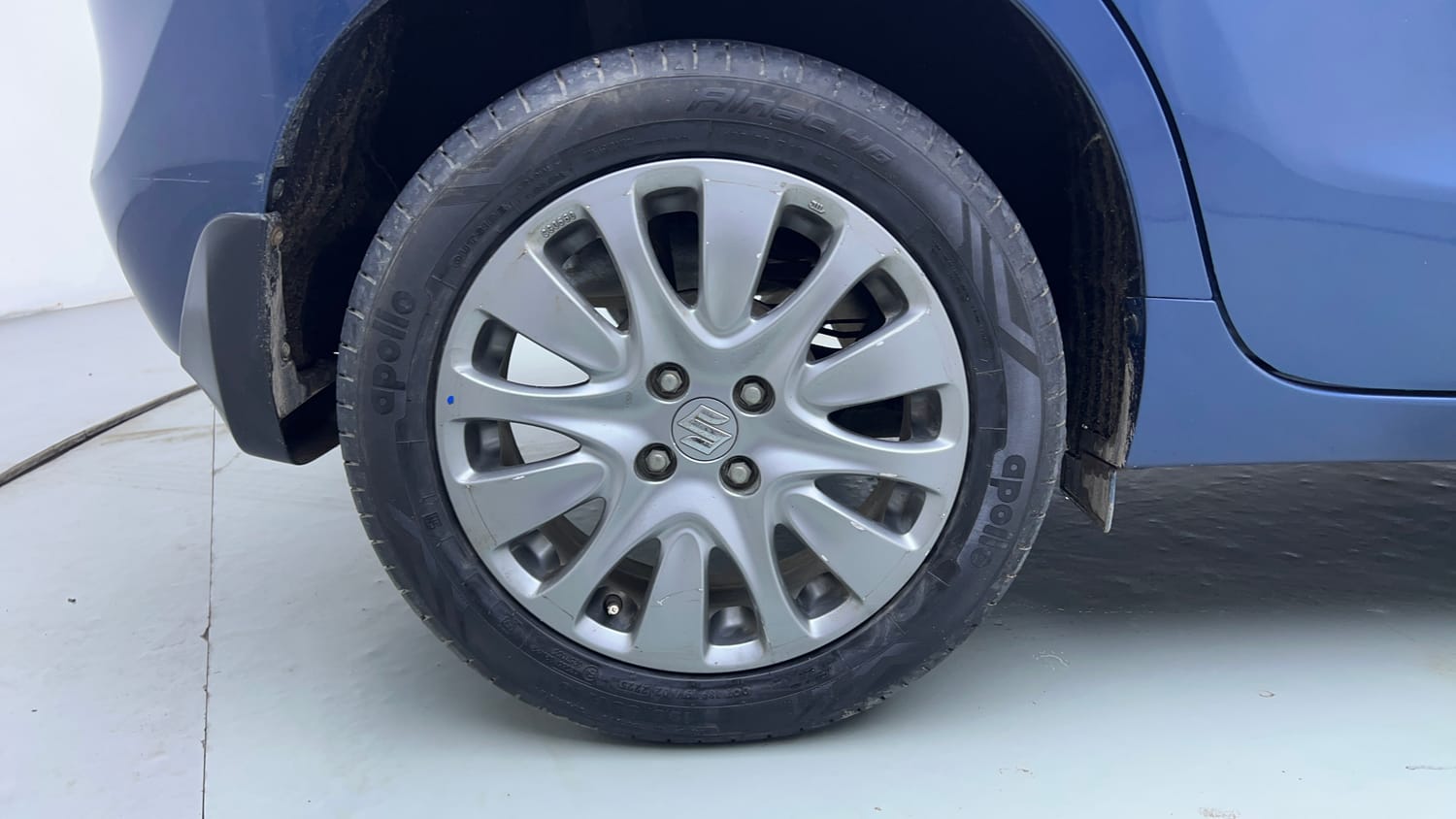 Used 2018 Maruti Suzuki Baleno Zeta 1.2 AT Petrol Automatic tyres RIGHT REAR TYRE RIM VIEW