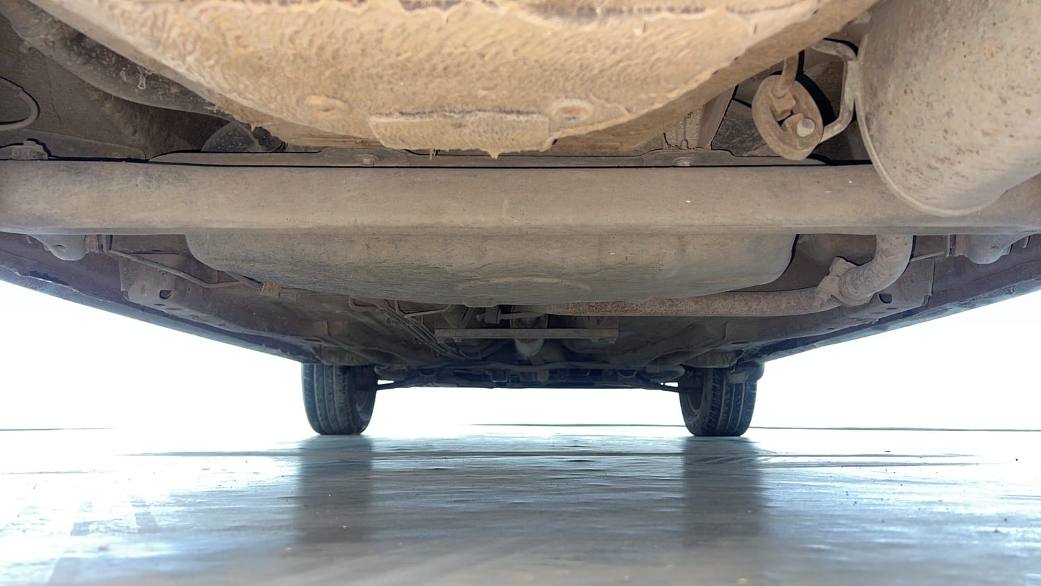 Used 2017 Tata Tiago Revotron XZA Petrol Automatic extra REAR UNDERBODY VIEW (TAKEN FROM REAR)