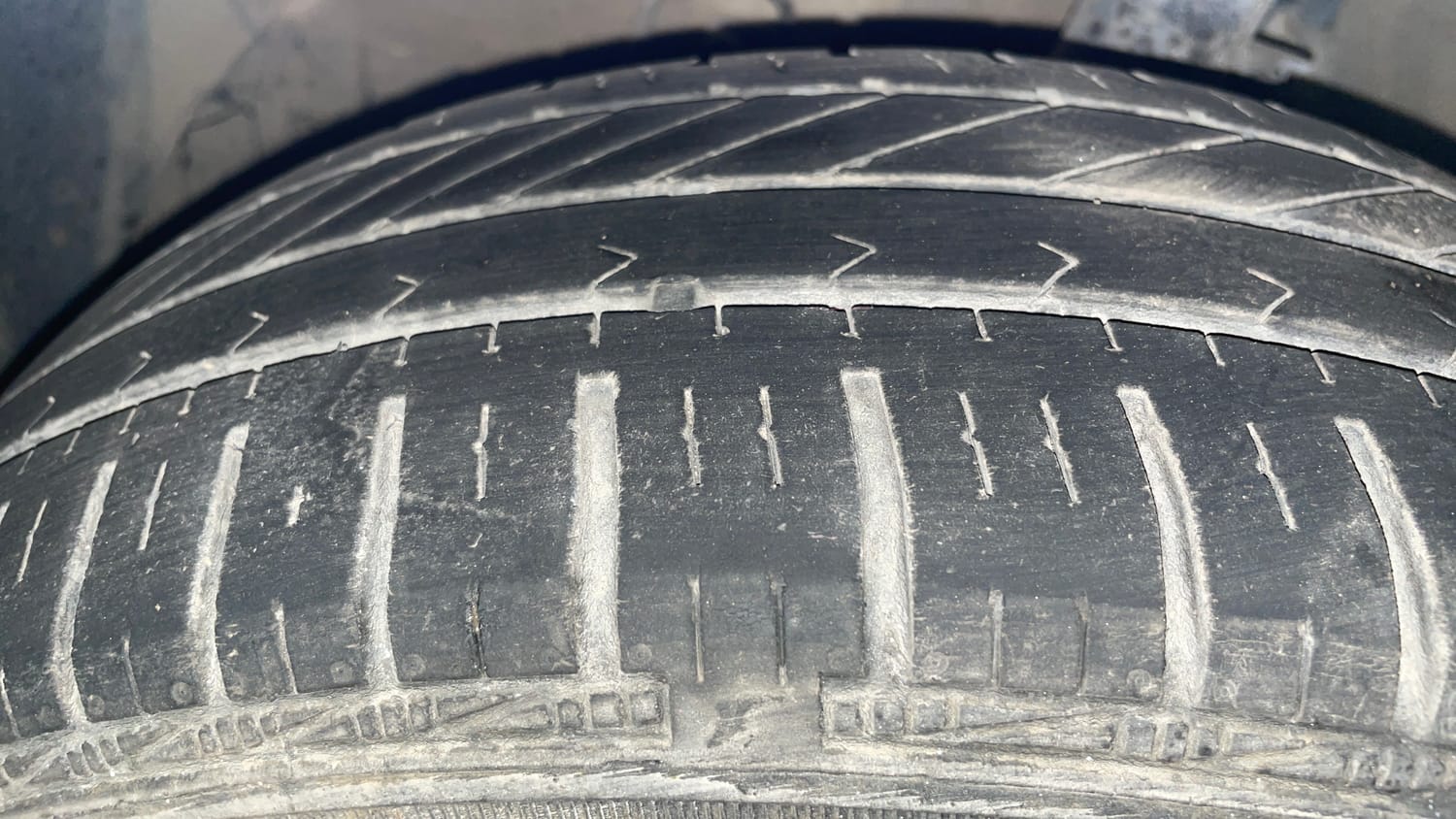 Used 2020 Hyundai Grand i10 Sportz 1.2 Kappa VTVT Petrol Manual tyres LEFT FRONT TYRE TREAD VIEW