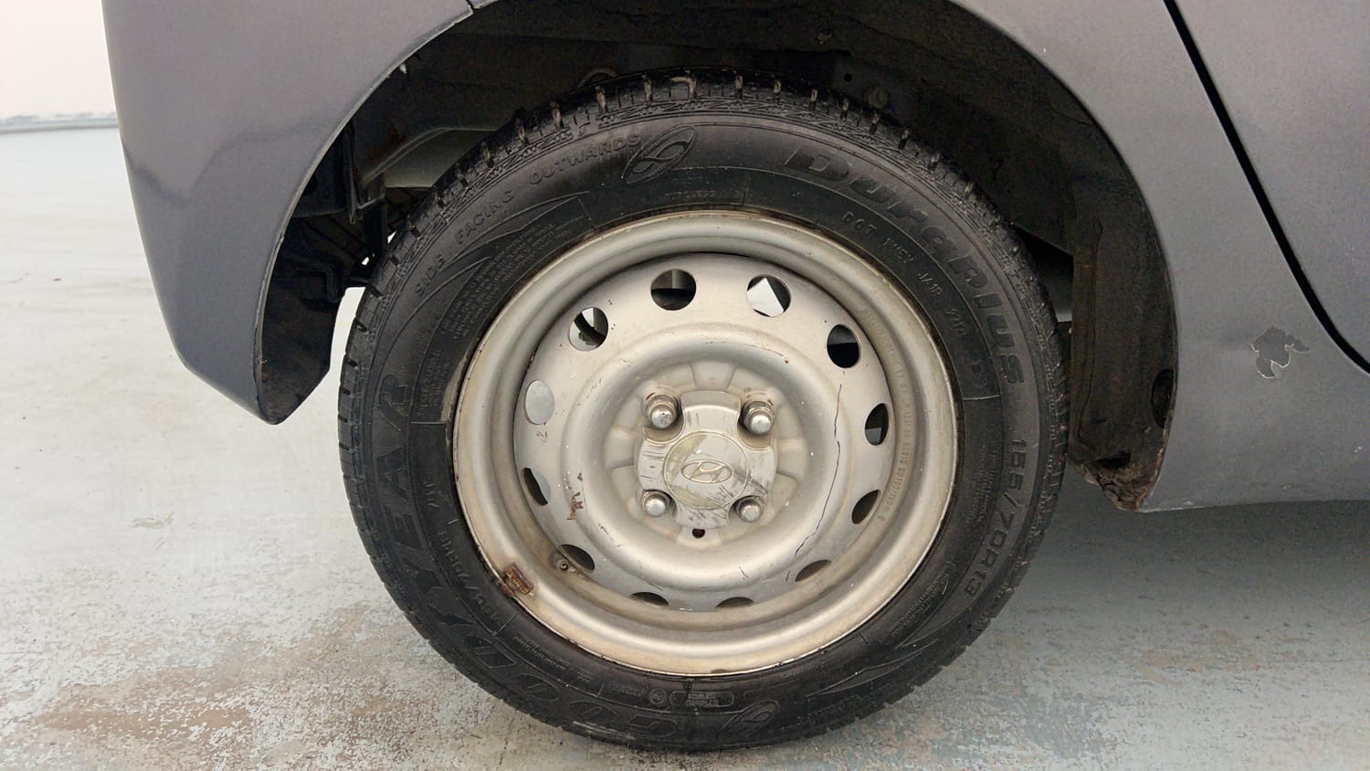 Used 2017 Hyundai Eon Era + AirBag Petrol Manual tyres RIGHT REAR TYRE RIM VIEW
