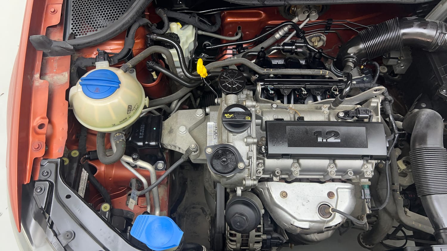 Used 2016 Volkswagen Polo Comfortline 1.2L (P) Petrol Manual engine ENGINE RIGHT SIDE VIEW