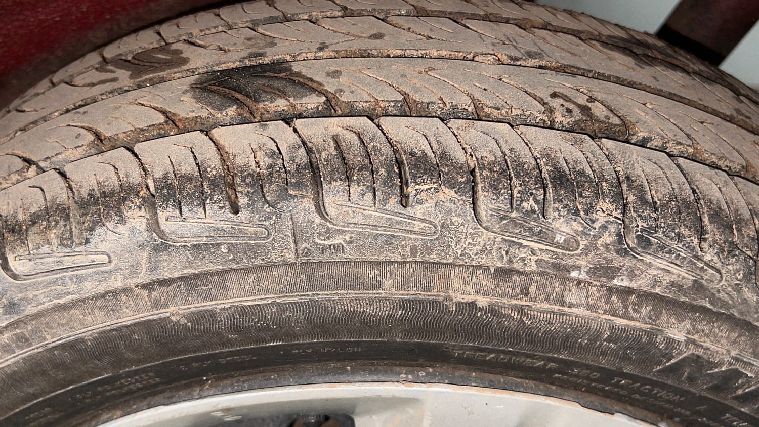 Used 2014 Maruti Suzuki Wagon R VXI Petrol Manual tyres LEFT REAR TYRE TREAD VIEW