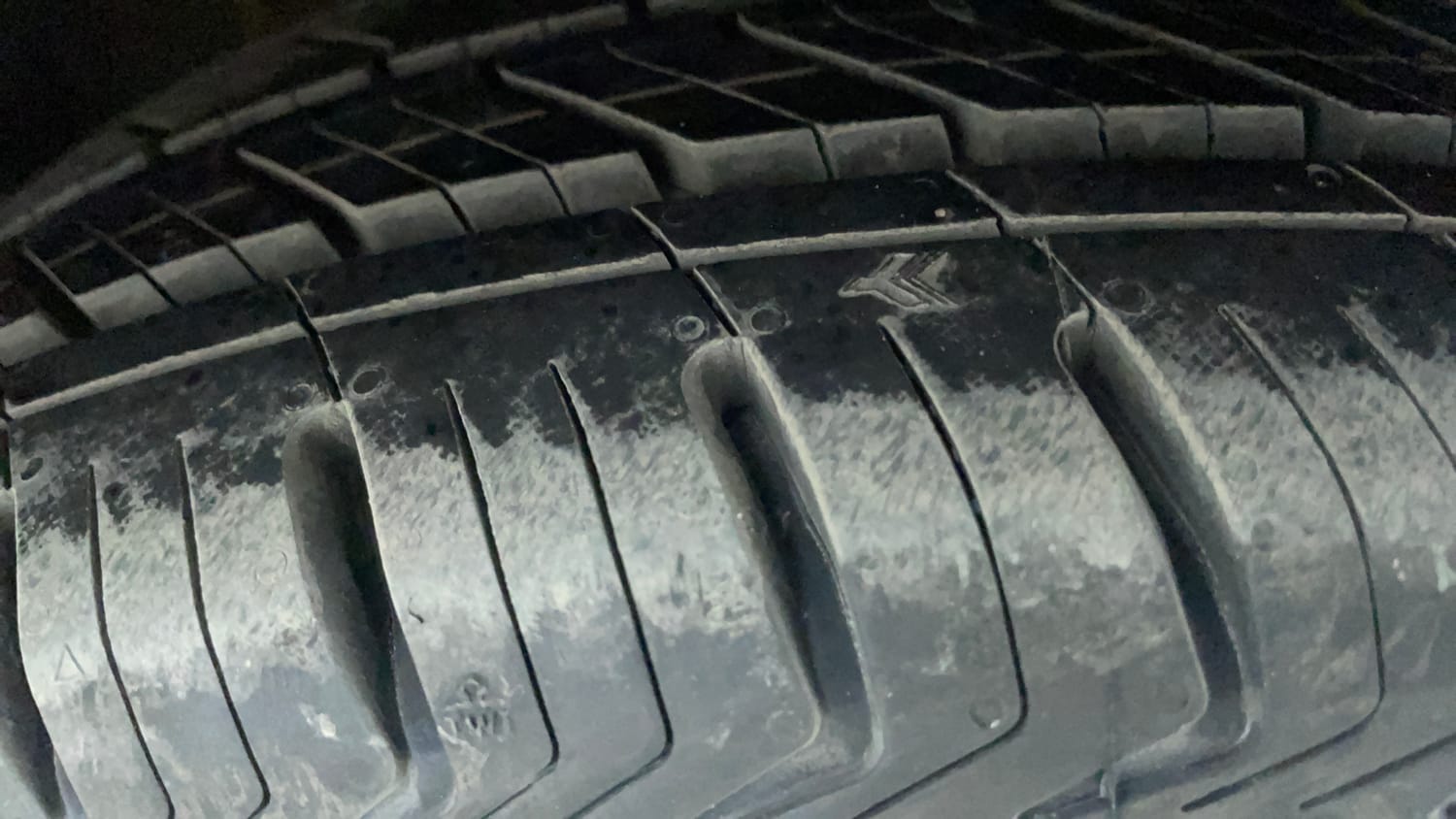 Used 2017 Volkswagen Ameo Highline1.2L (P) Petrol Manual tyres RIGHT FRONT TYRE TREAD VIEW
