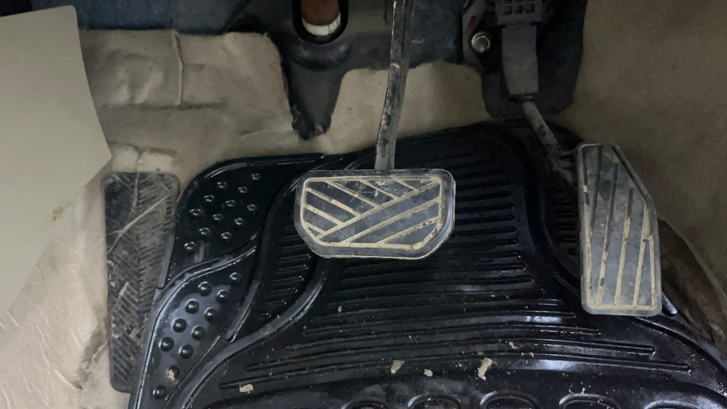 Used 2017 Maruti Suzuki Dzire VXi AMT Petrol Automatic interior PEDALS VIEW