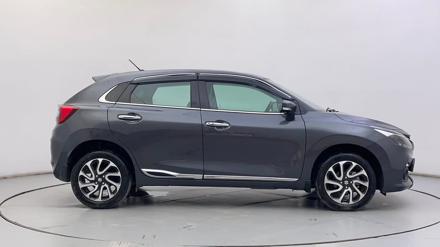 Used 2024 Maruti Suzuki Baleno Alpha MT Petrol Manual exterior RIGHT SIDE VIEW