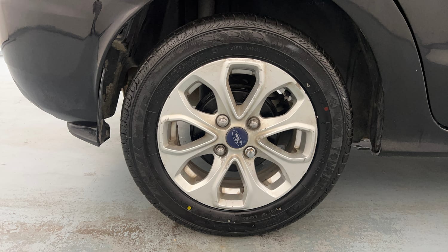 Used 2016 Ford Figo Aspire Titanium 1.2 Ti-VCT Petrol Manual tyres RIGHT REAR TYRE RIM VIEW