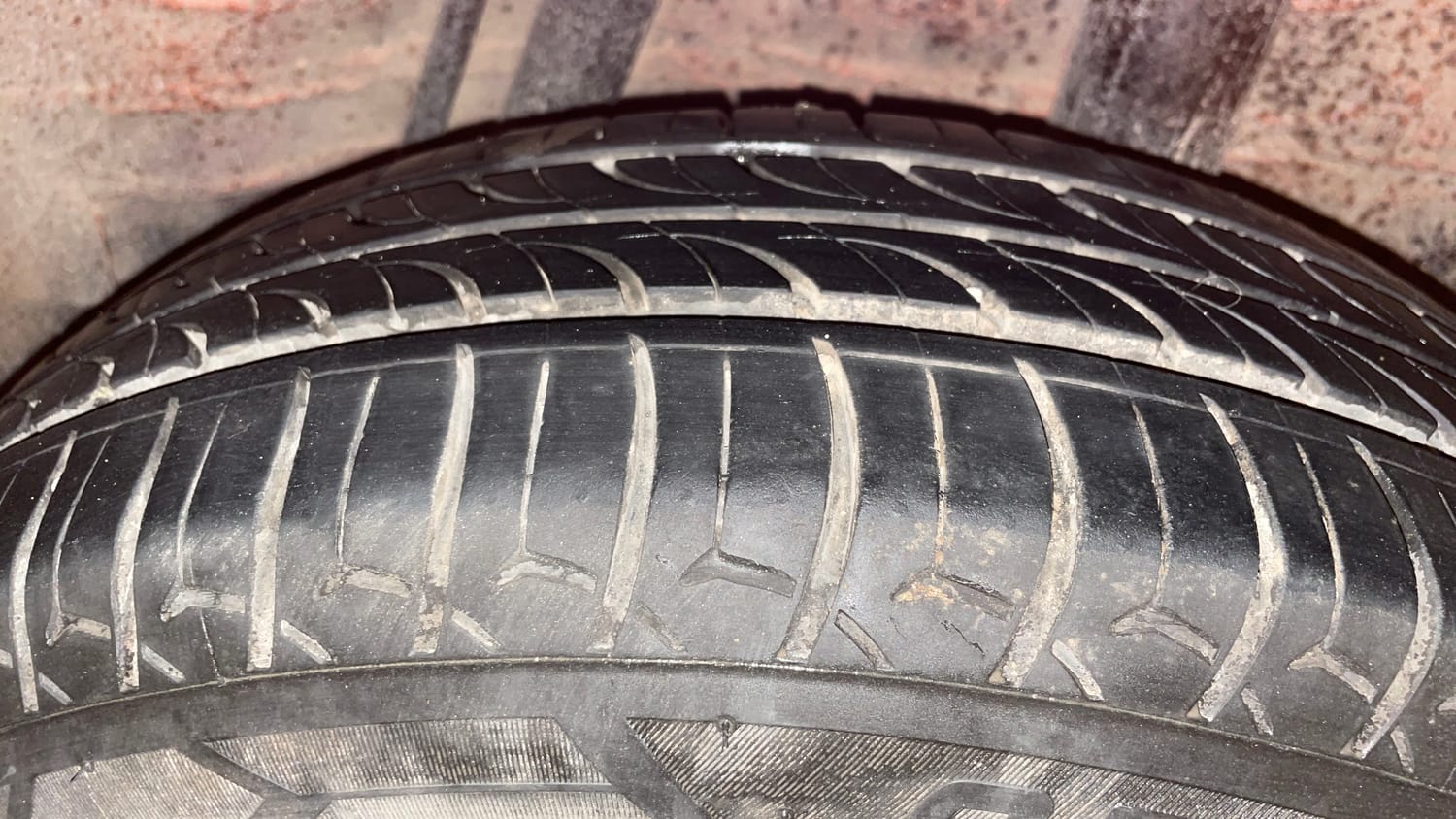 Used 2016 Honda Jazz V Petrol Petrol Manual tyres LEFT REAR TYRE TREAD VIEW