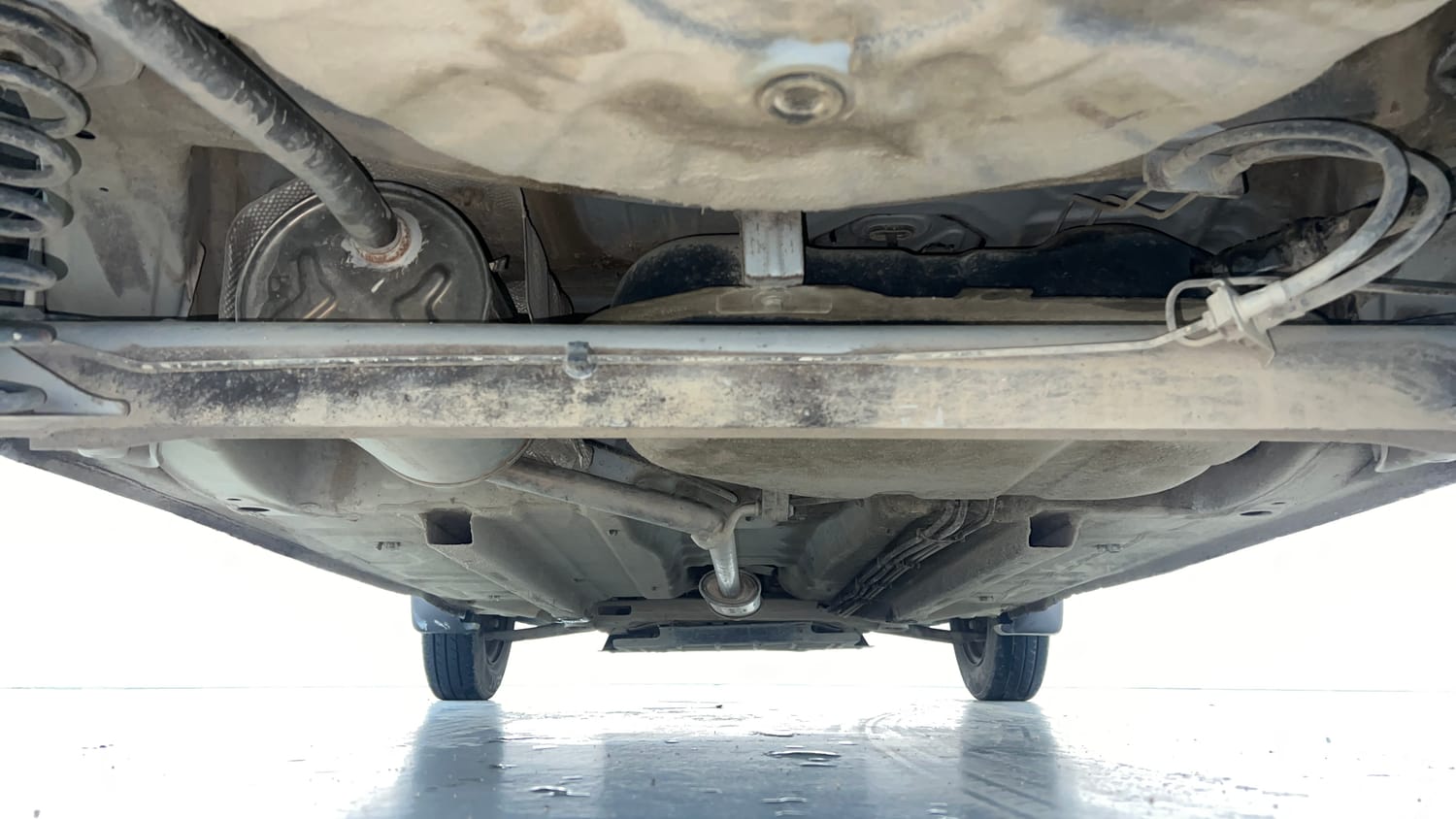 Used 2017 Renault Kwid 1.0 RXL Petrol Manual extra REAR UNDERBODY VIEW (TAKEN FROM REAR)