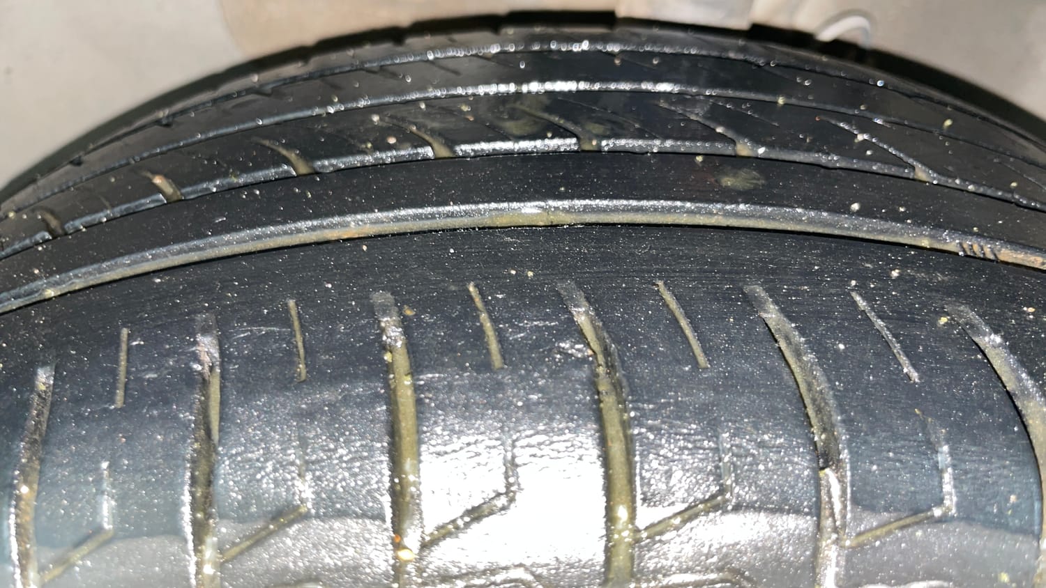 Used 2017 Hyundai Elite i20 Asta 1.2 Dual Tone Petrol Manual tyres LEFT FRONT TYRE TREAD VIEW