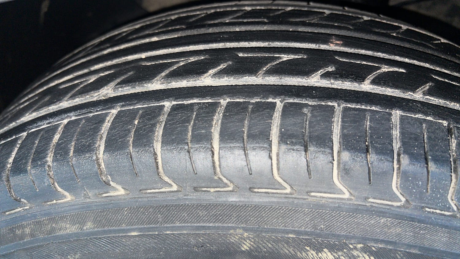 Used 2016 Hyundai Creta 1.6 SX Plus Petrol Petrol Manual tyres LEFT FRONT TYRE TREAD VIEW