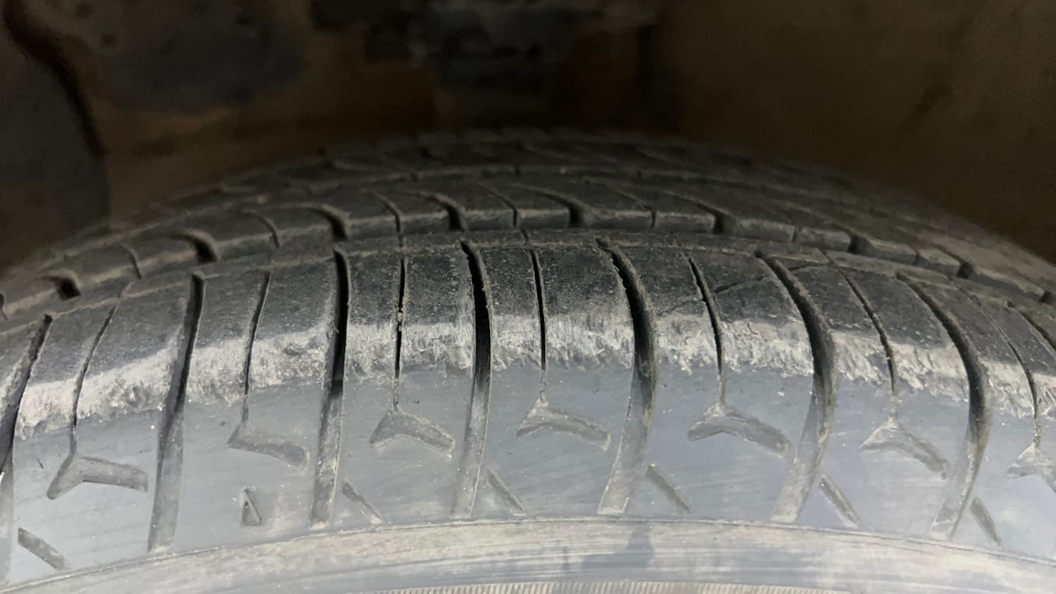 Used 2014 Hyundai Grand i10 Asta 1.2 Kappa VTVT (O) Petrol Manual tyres LEFT FRONT TYRE TREAD VIEW