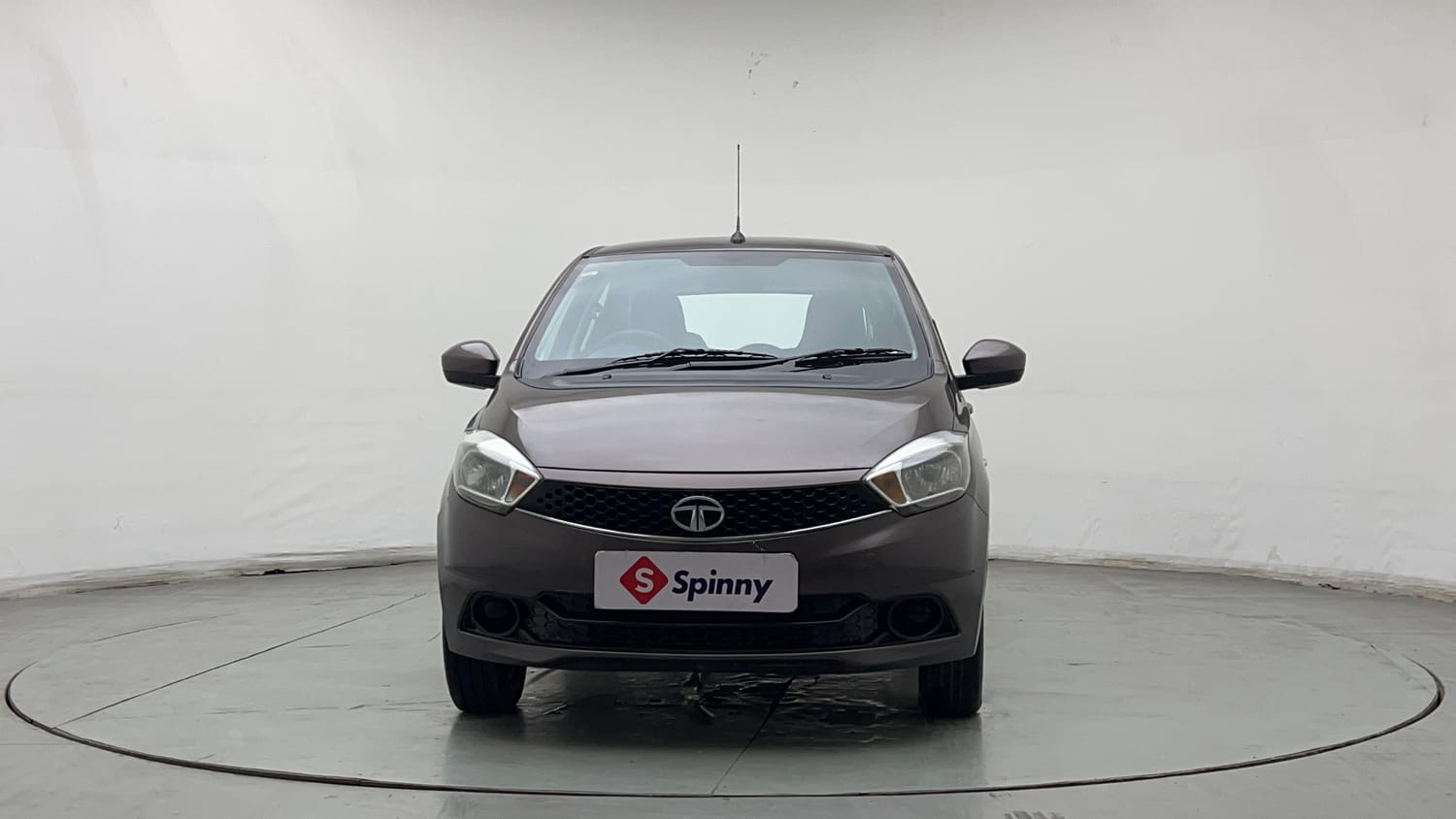 Used 2017 Tata Tiago Revotron XT Petrol Manual exterior FRONT VIEW