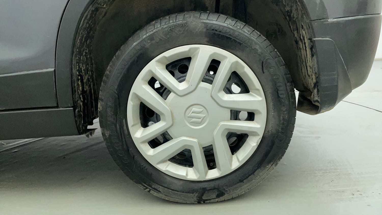 Used 2022 maruti-suzuki Vitara Brezza VXi Petrol Manual tyres LEFT REAR TYRE RIM VIEW