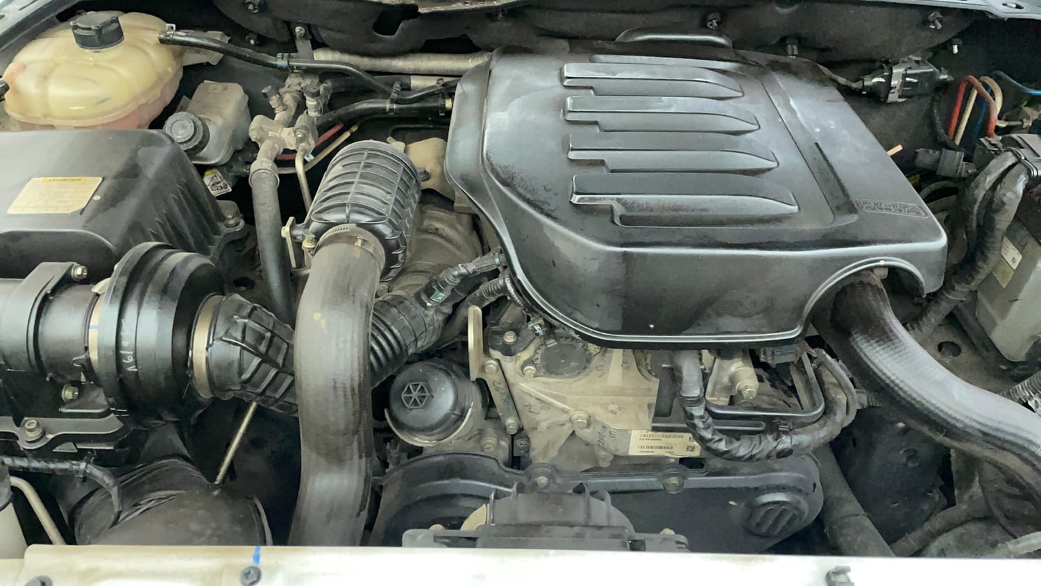 Used 2023 Mahindra Scorpio N Z8 L Petrol AT 7 STR Petrol Automatic engine ENGINE RIGHT SIDE VIEW