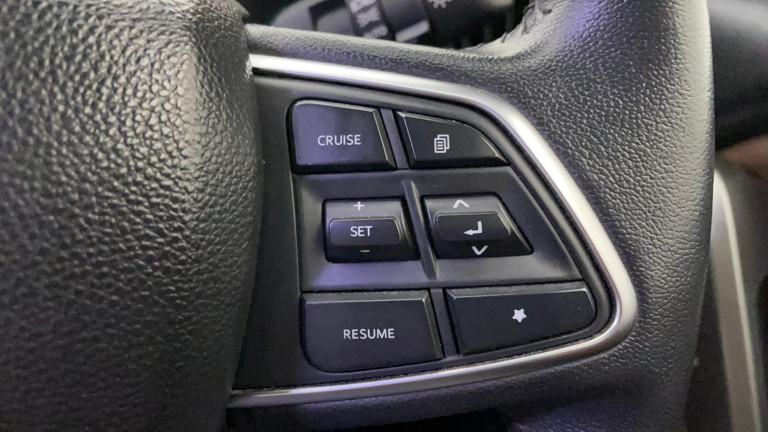Used 2023 Mahindra Scorpio N Z8 L Petrol AT 7 STR Petrol Automatic top_features Cruise control