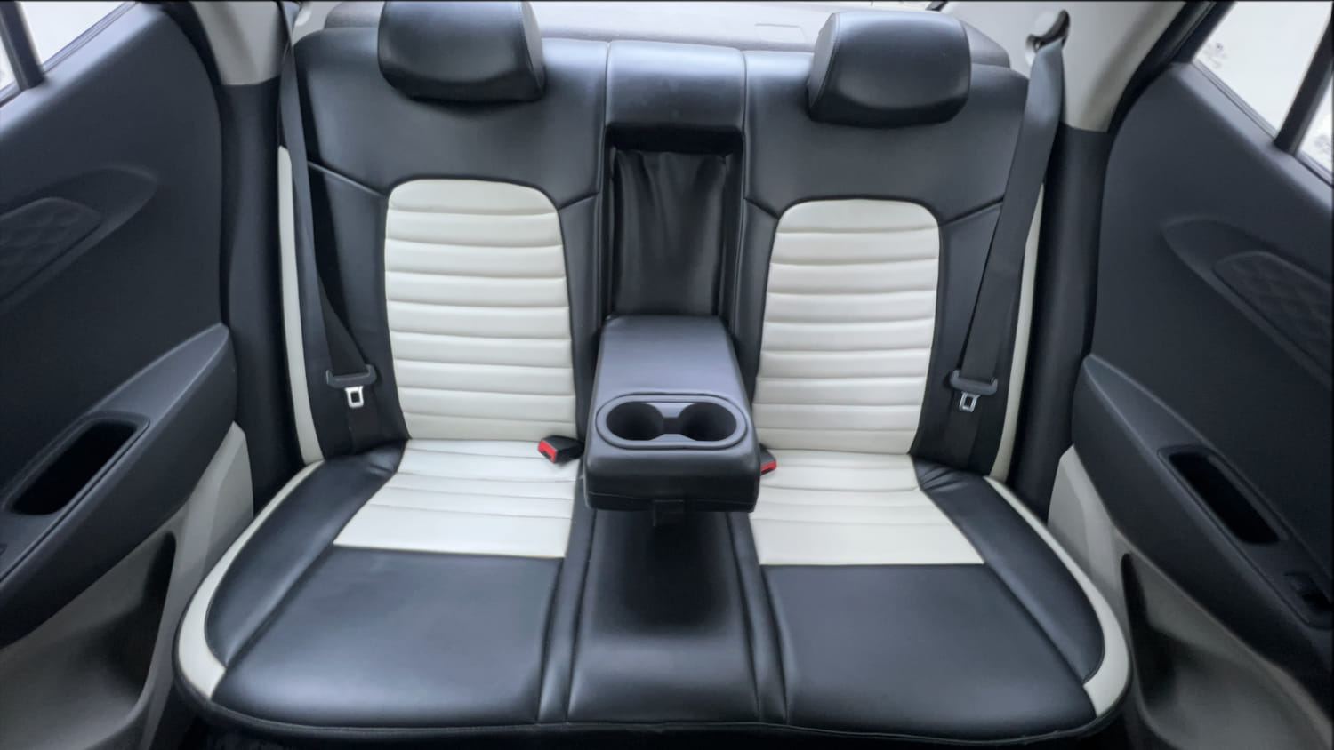 Used 2023 Hyundai Aura SX 1.2 CNG Cng Manual interior REAR SEAT CONDITION VIEW