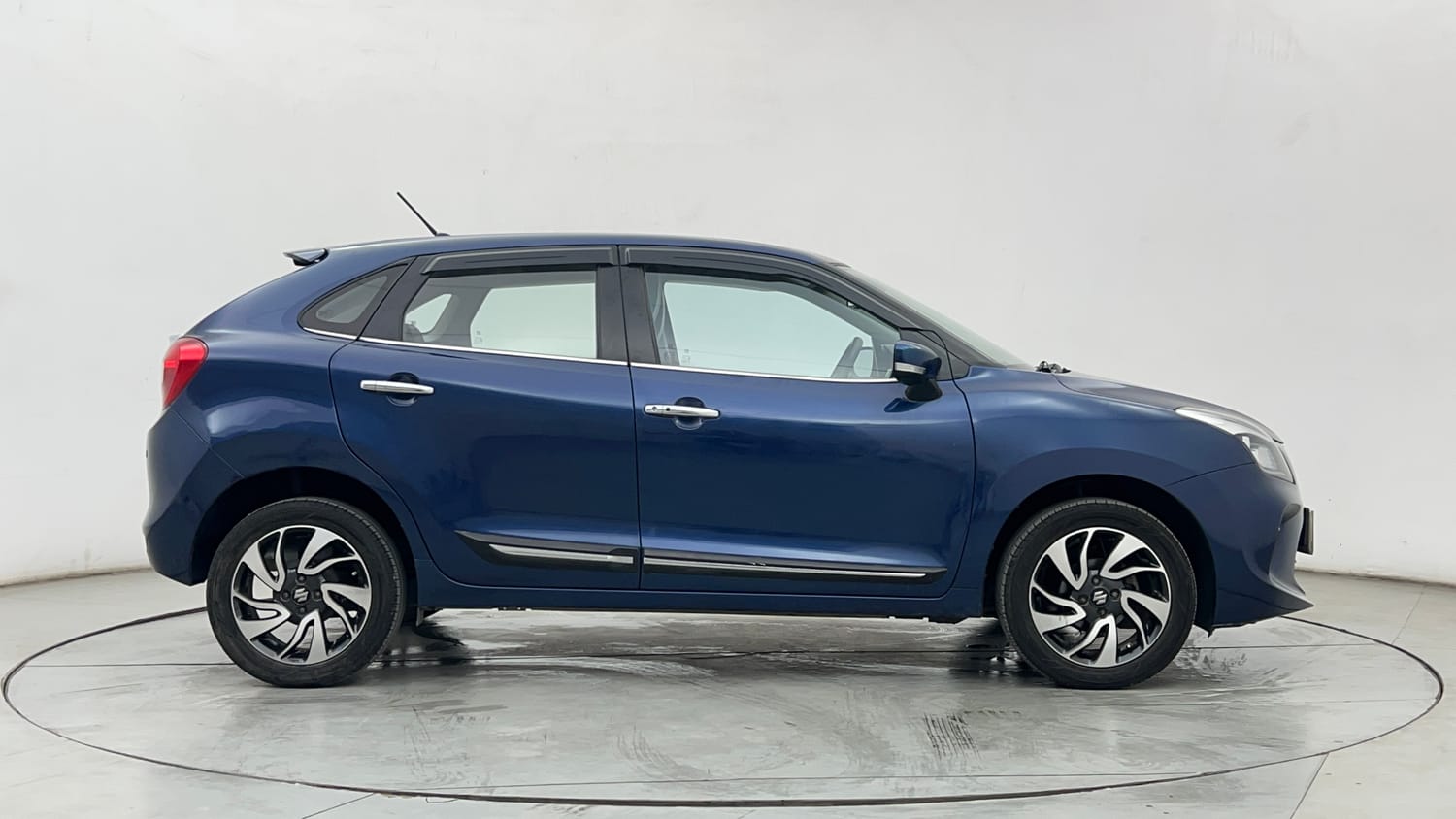 Used 2020 Maruti Suzuki Baleno Zeta Petrol Manual exterior RIGHT SIDE VIEW