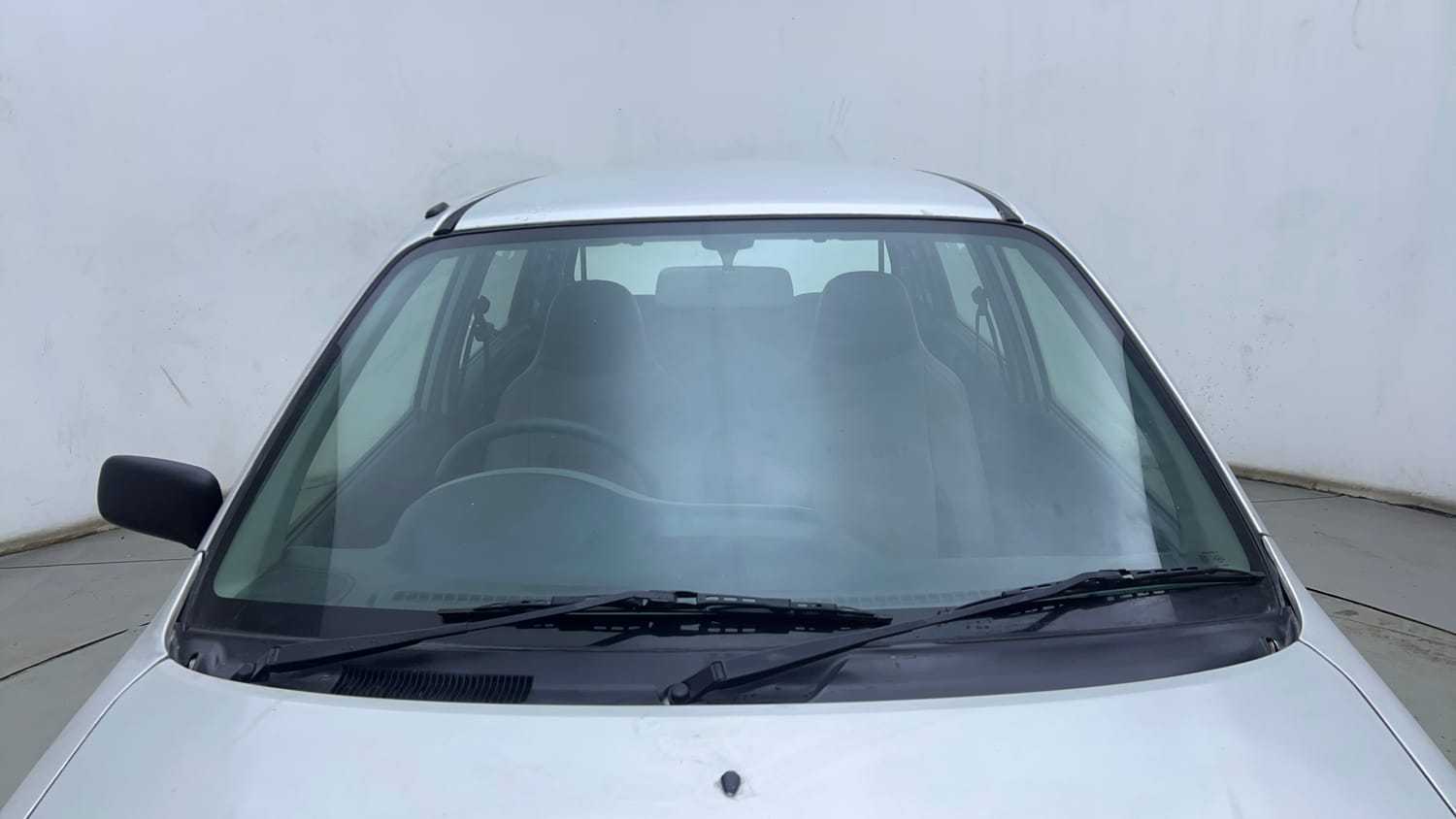 Used 2012 Maruti Suzuki Alto LXi BS-IV Petrol Manual exterior FRONT WINDSHIELD VIEW