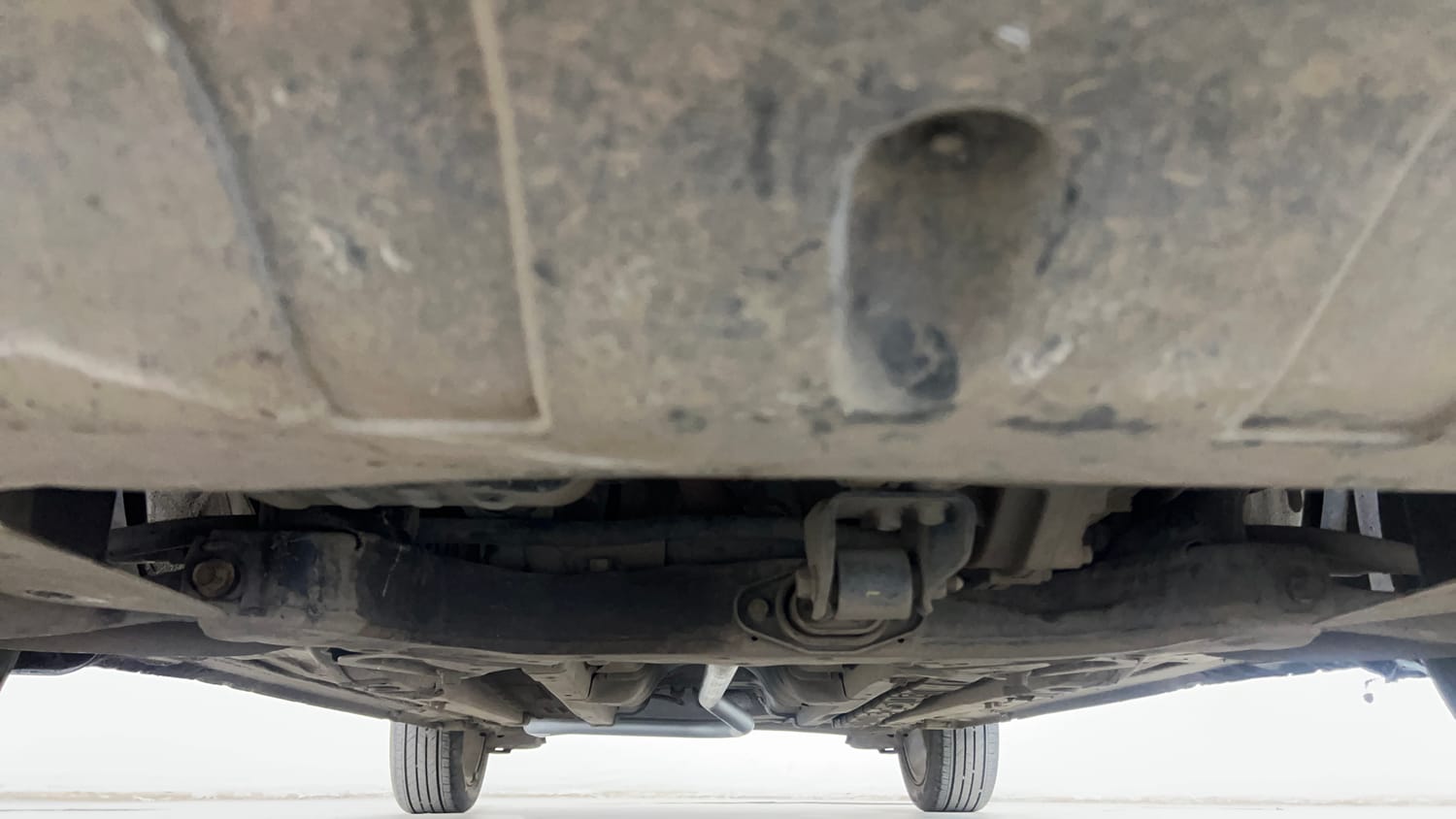 Used 2017 Hyundai Elite i20 Asta 1.2 (O) Petrol Manual extra FRONT LEFT UNDERBODY VIEW